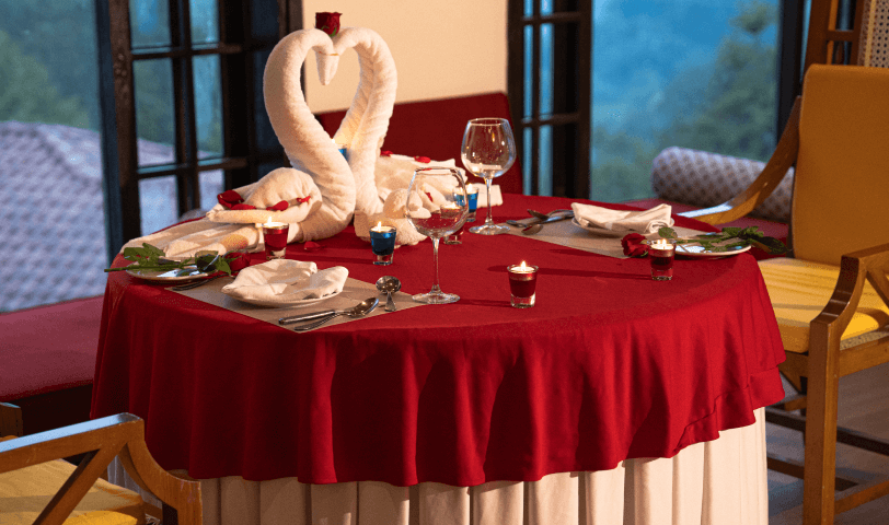 Aqua Pier poolside dining